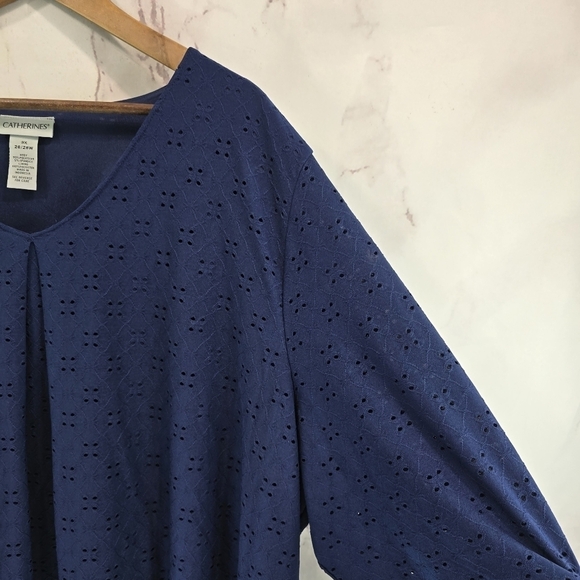 Catherines Shirt Womens 3X 26 28 Navy Blue Blouse Ruched Crochet Eyelet - Picture 11 of 12